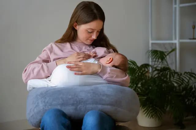 ASI Seret? Ini 9 Cara Alami Meningkatkan Produksi ASI Tanpa Obat