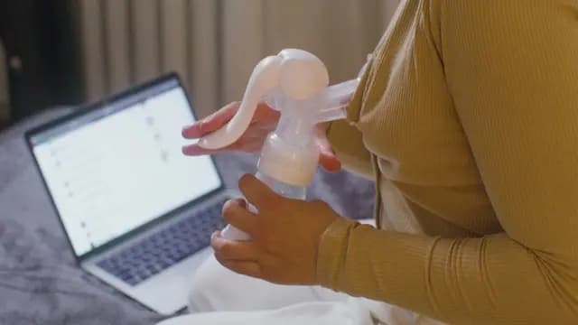 Pompa ASI untuk Ibu Bekerja: Panduan Pumping Efektif di Kantor