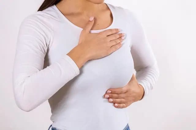 Mastitis pada Ibu Menyusui: Gejala, Penyebab, Cara Mengatasi, dan Tanda Bahaya